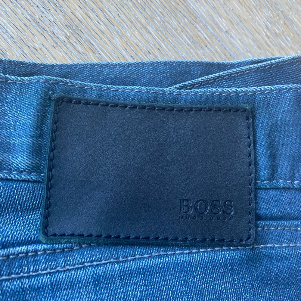 Beautiful high end mens huge boss black stylish blue color 36 by 32 jeans